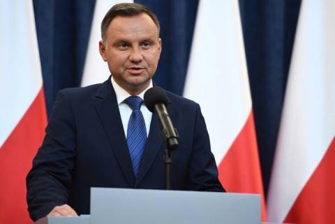 Дуда считает, что Польша может погрузиться в хаос при переносе президентских выборов. ТАСС