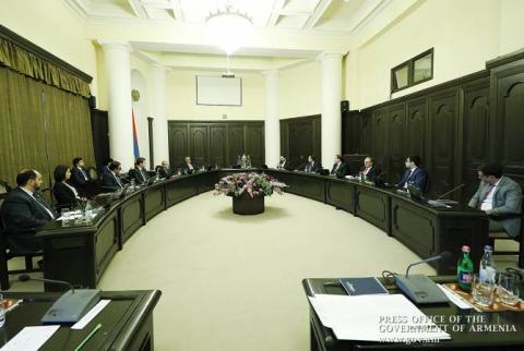 Pashinyan chairs session of governmental commission on preventing COVID-19 spread in Armenia