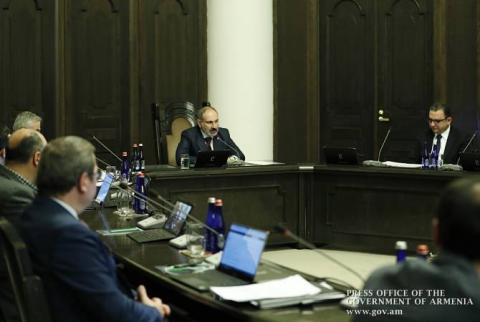  Le Bureau du Commandant fixera les règles de sécurité minimales 