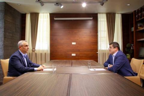Новоизбранный президент Арцаха Араик Арутюнян встретился с главой МИД страны
