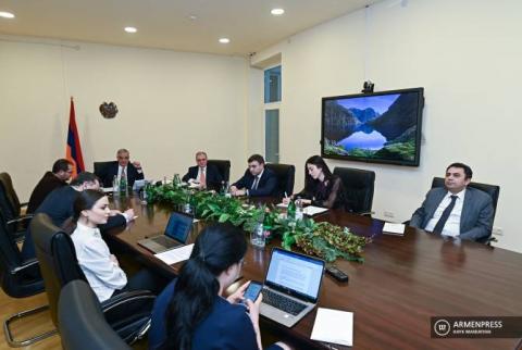Olivér Várhelyi a salué  les mesures anti-crise prises par le gouvernement arménien