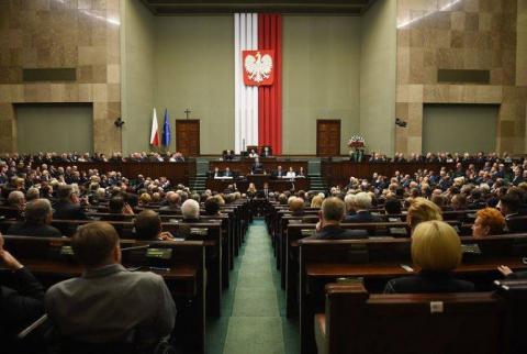 Сенат Польши отклонил голосование по почте на президентских выборах. Deutsche Welle