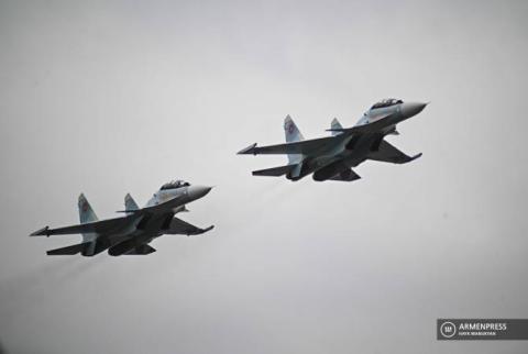 العرض الجوي العسكري المخصص للذكرى ال75 للانتصار بالحرب العالمية ال2 تنطلق من مدينة كيومري-أرمينيا