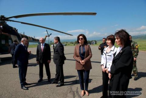 Artsakh's incumbent President and President-elect meet PM Pashinyan at Stepanakert airport