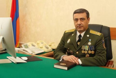 Үйдегі порнофотосуреттер Оның аузына сиқырды итеріп жіберді