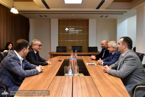 ԱՀ ԱԺ նախագահը հանդիպում է քաղաքական ուժերի և նախագահական ընտրությունների մասնակիցների հետ