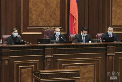 «Իմ քայլը» խմբակցությունը նախագծերի քվեարկությունից առաջ 20 րոպե ընդմիջում վերցրեց