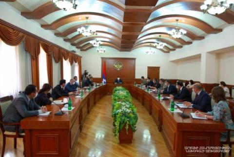 ԱՀ նախագահը կորոնավիրուսի կանխարգելման միջոցառումներին նվիրված խորհրդակցություն է անցկացրել