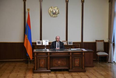 President Sarkissian discusses ways of overcoming COVID-19 consequences with specialists