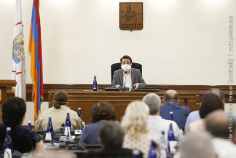Մոտեցումը պետք է լինի գերլուրջ. քաղաքապետ Մարությանը հանդիպել է բուժհիմնարկների տնօրենների հետ