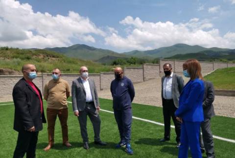 Լոռու մարզպետն այցելել է Վանաձորի ֆուտբոլի ակադեմիա