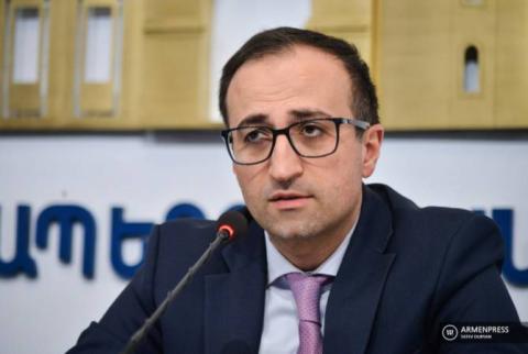 Ռազմիկ Աբրահամյանի գործով դատական նիստին վկայի կարգավիճակով ներկայացել է Արսեն Թորոսյանը