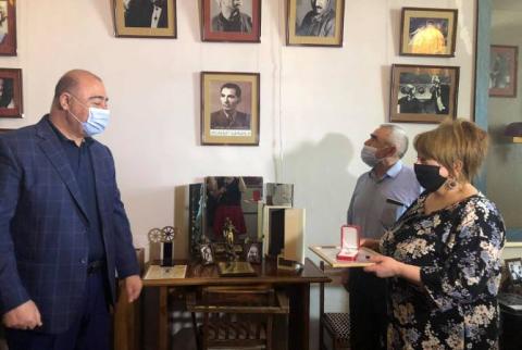 Мгеру  Мкртчяну  посмертно присвоено звание Почетного гражданина Гюмри