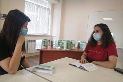 «Աննան կանաչ կտուրներից» բեսթսելերը բնագրային թարգմանությամբ դրվել է ընթերցողի սեղանին