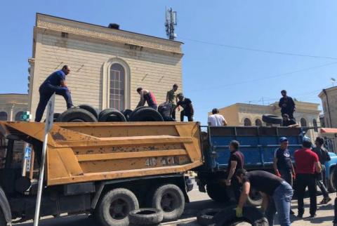 Գյումրիում անվադող են հավաքում