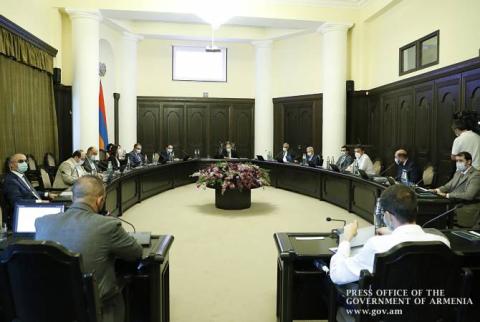PM chairs consultation on process of actions aimed at attracting new investment programs by ANIF