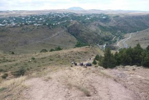 В селе Солак  юноша сорвался со скалы