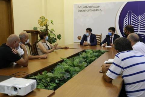 Правительство содействует уменьшению проблем виноградарей