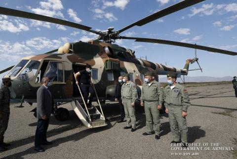 Armenian PM departs for Artsakh on working visit