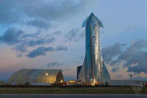 Илон Маск рассказал, когда состоится первый полет Starship на орбиту