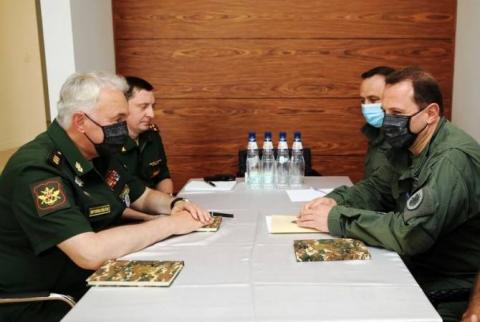 وزير الدفاع الأرميني دافيت تونويان يعقد اجتماع مع نائب وزير الدفاع الروسي أندريه كارتابولوف 