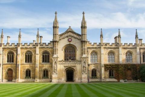 Le Président Armen Sarkissian a visité le Centre scientifique de l’Université de Cambridge