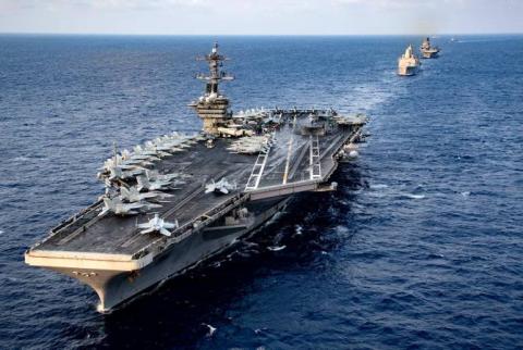 Эсминец ВМС США "Рузвельт" направляется в Черное море