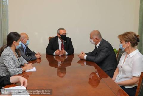 Արթուր Թովմասյանն ընդունել է «Ազատ Արցախ» թերթի պատասխանատուներին
