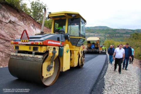 Քարվաճառի ճանապարհի ասֆալտապատումը մեկնարկել է, Հարությունագոմերինը՝ ավարտվել. ԱՀ նախագահի շրջայցը