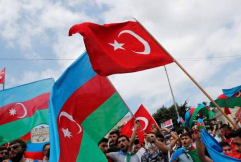 Reuters écrit également sur l'envoi de mercenaires syriens par la Turquie en Azerbaïdjan