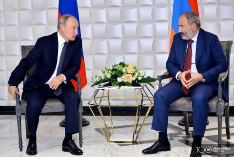 Nikol Pashinyan et Vladimir Poutine s'entretiennent au téléphone