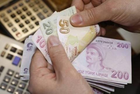 Турецкая национальная валюта продолжает падать: новый рекорд падения лиры
