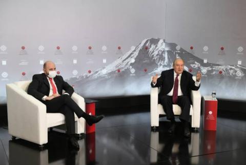 ՀՀ նախագահը և աշխարհում հայտնի գործիչները մասնակցել են Մտքերի հայկական երկրորդ գագաթնաժողովին
