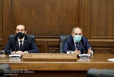PM Pashinyan discusses foreign policy agenda with members of National Assembly Council