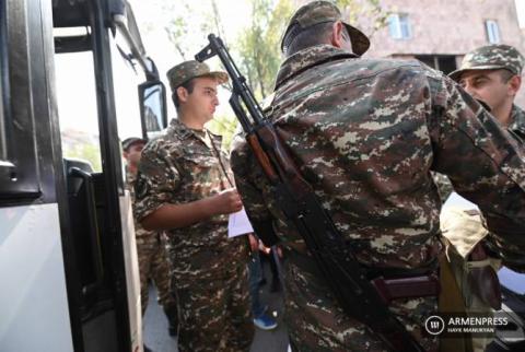 Փաշինյանը բոլոր տղամարդկանց կոչ արեց գնալ զինկոմիսարիատներ և զինվորագրվել հայրենիքի պաշտպանությանը