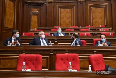 ԱԺ-ն քննարկեց ֆինանսական համաձայնագրերի մասհանումների ժամկետները երկարաձգող նամակ-համաձայնագրեր