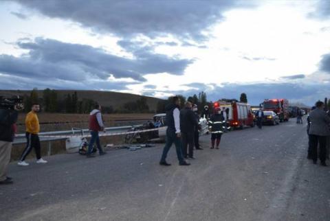 Թուրքիայի Քոնյա նահանգում միկրոավտոբուսը բախվել է ավտոմեքենային. կա 1 զոհ, 15 վիրավոր