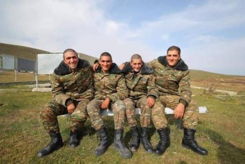 Героические эпизоды: вчетвером  подбили 6 «пикапов», перевозивших живую силу противника 