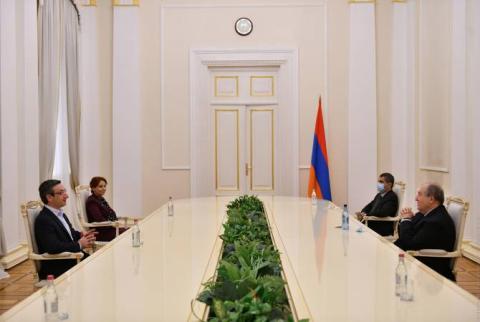 Президент Армен Саркисян встретился с представителями партии «Просвещенная Армения»