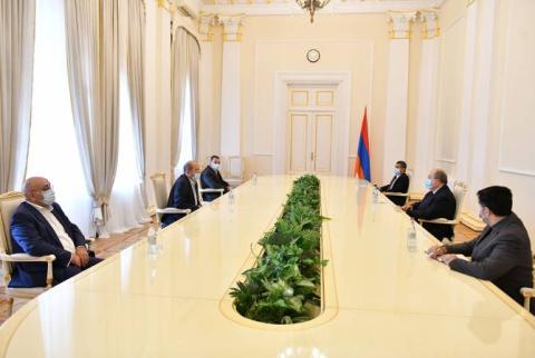 President Sarkissian holds meeting with National Agenda party members