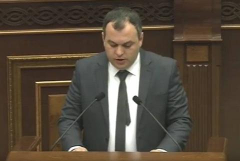 Вардан Атабекян заявил о выходе из фракции Национального собрания “Мой шаг”