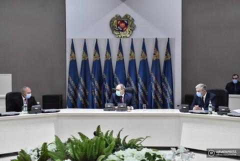 Pashinyan introduces new minister of emergency situations to ministry staff