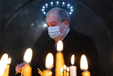 Президент Республики Армения принял участие в церемонии поминовения павших героев