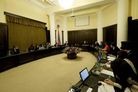 Armenian PM to hold meetings with families of missing servicemen and POWs