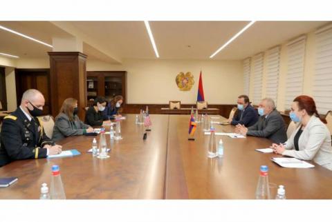 Vagharshak Harutyunyan a reçu l'Ambassadrice américaine en Arménie 