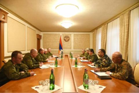 Президент Арцаха принял делегацию во главе с начальником инженерных войск ВС РФ Ставицким