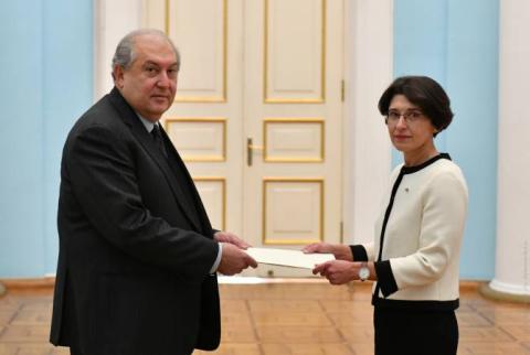New Ambassador of Estonia presents credentials to Armenian President