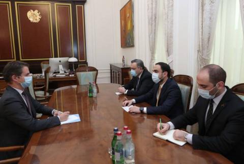 Armenian deputy PM, French Ambassador discuss humanitarian situation in Artsakh