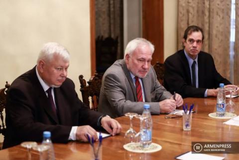 Մինսկի խմբի համանախագահները լրացրել են իրենց հայտարարությունը` կոչ անելով նվազեցնել սադրիչ հռետորաբանությունը
