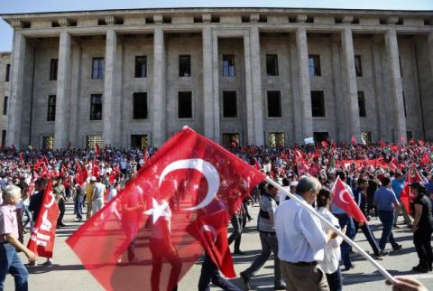 Italians believe Turkey poses major threat to entire world – survey 
